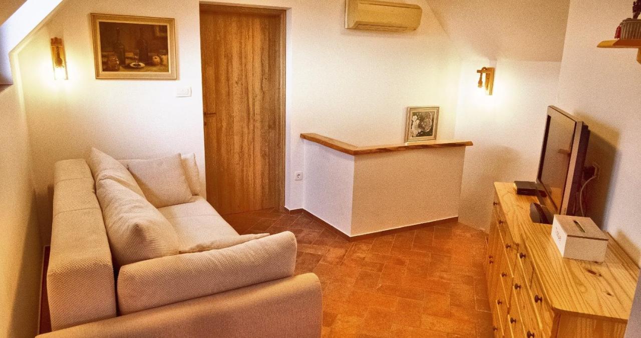 Vineyard Cottage Podrzaj Otočec Екстериор снимка